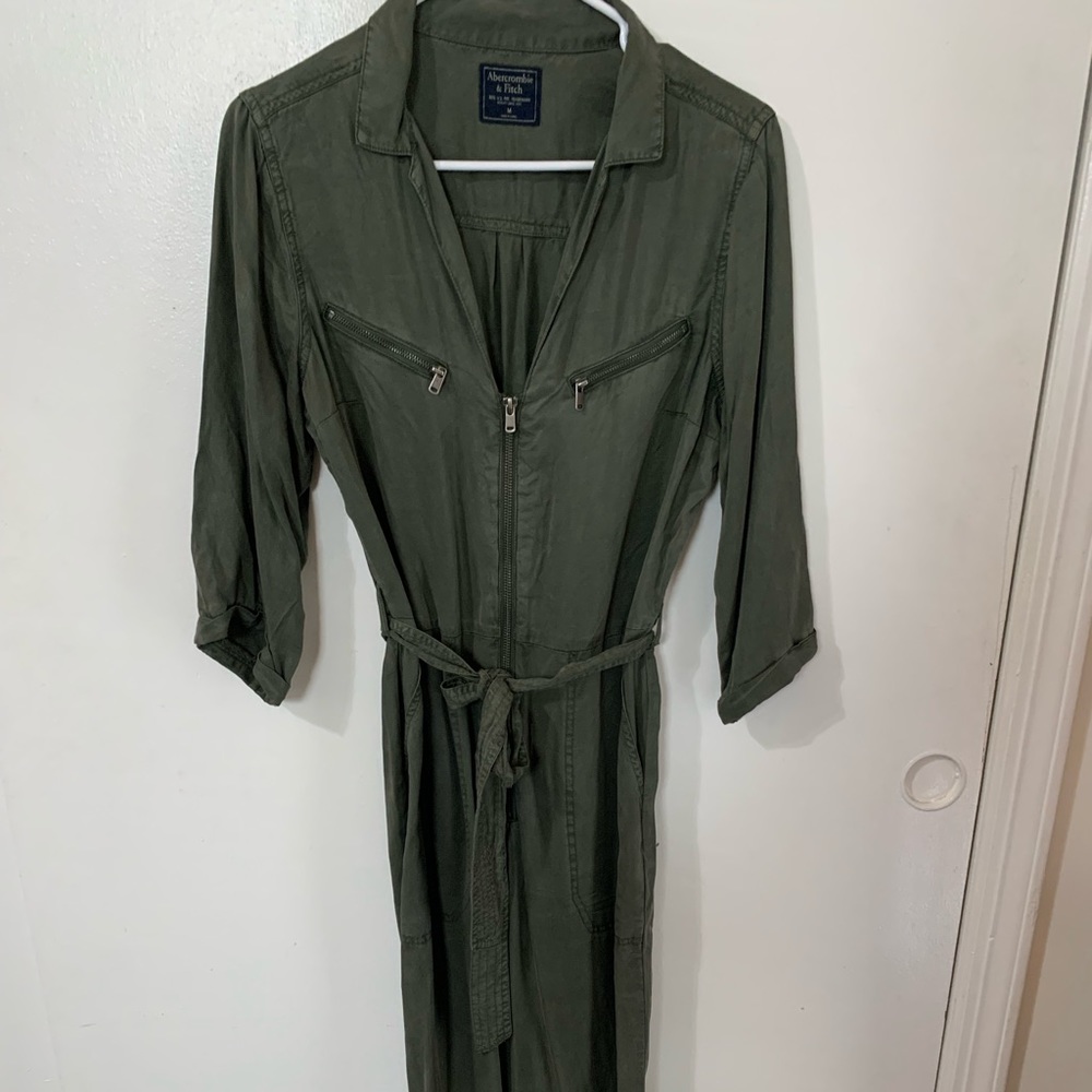 Abercrombie & fitch A &F women’s size medium jumper jumpsuit.